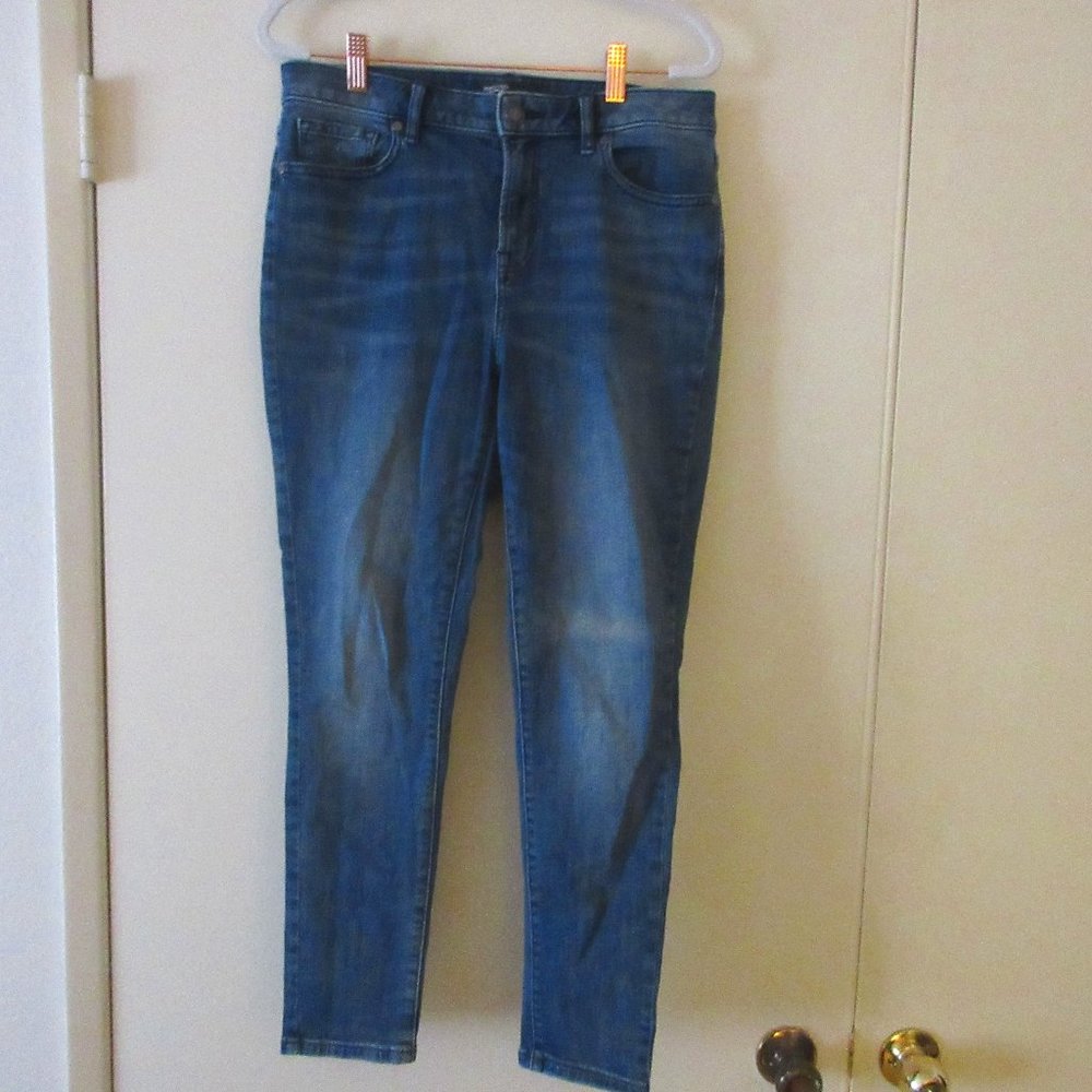 Women's Jeans Simply Vera / Vera Wang Crop Style, Size 8 Blue
